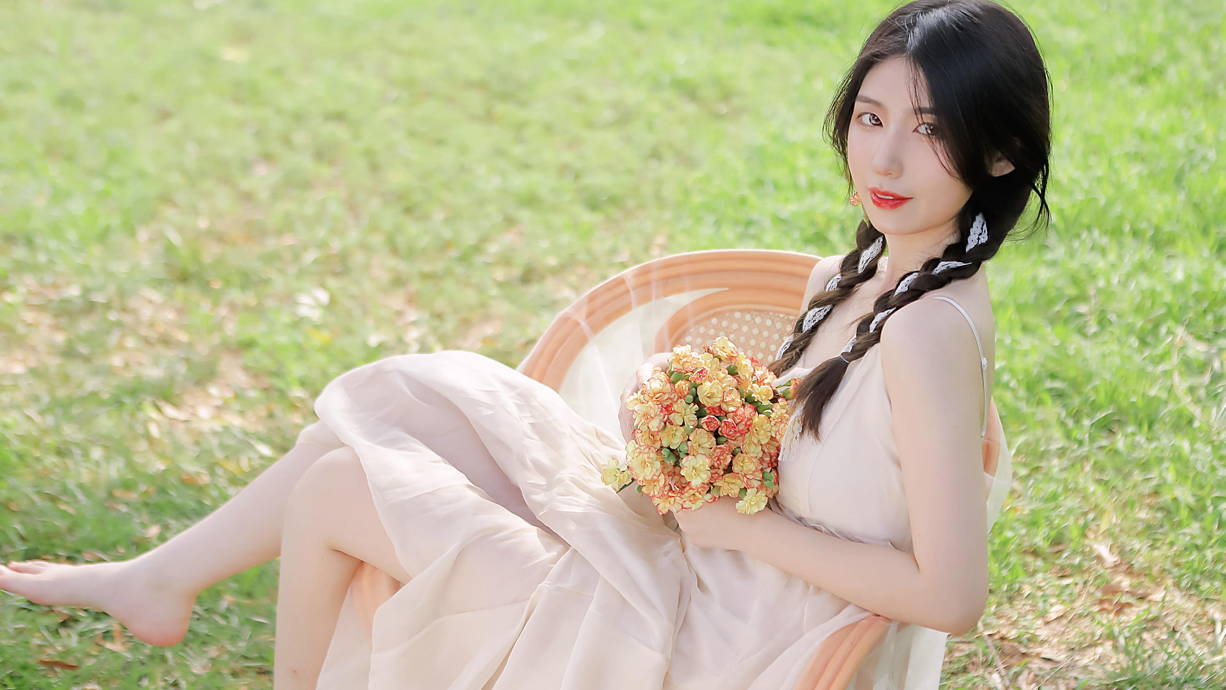 内蒙古二连浩特铁路口岸今年通行中欧班列突破2000列